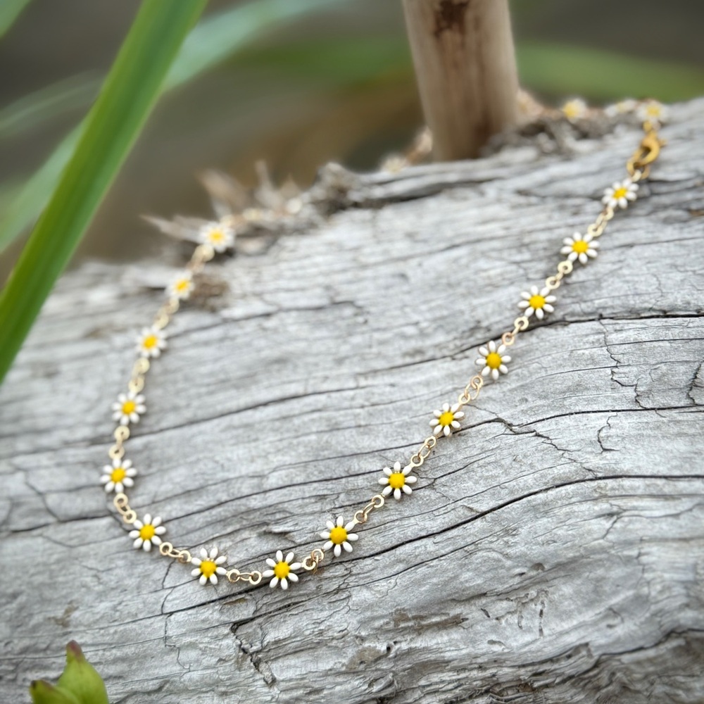 Petite White Daisy Charm Adjustable Gold Chain Choker Necklace - Picture 8 of 10